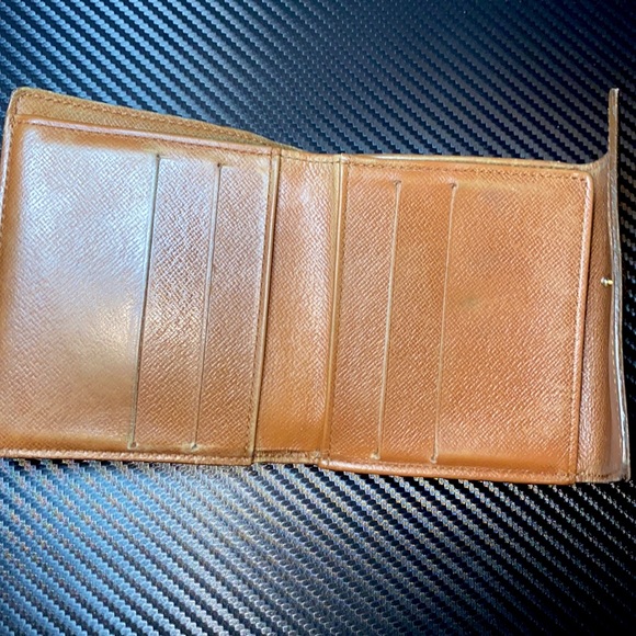 Louis Vuitton Compact Wallet - Picture 4 of 6